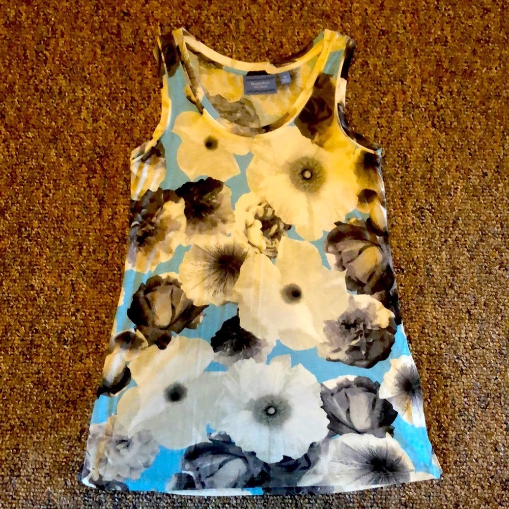 Simply Vera Wang‎ XS floral print, dressy sleeveless tank top gently worn